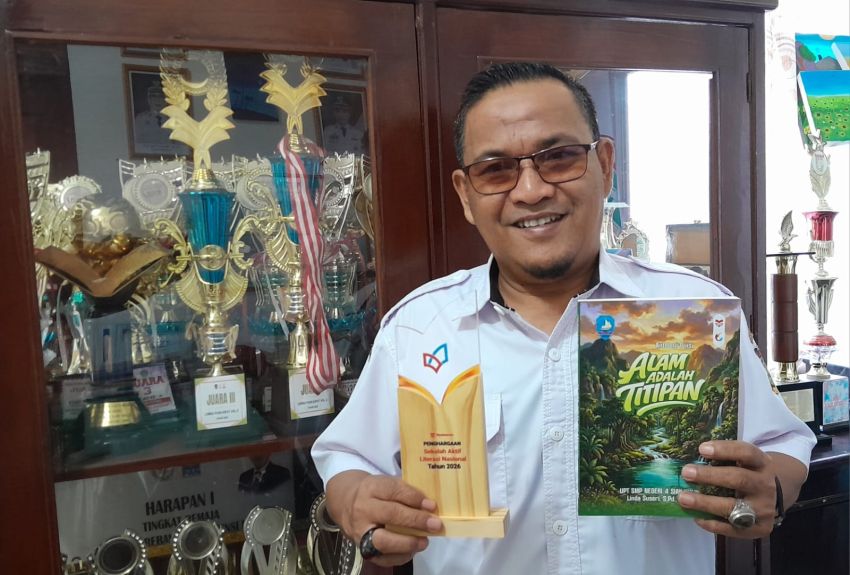 UPT SMP Negeri 4 Siak Hulu Terbitkan Buku Antologi Puisi Karya Siswa