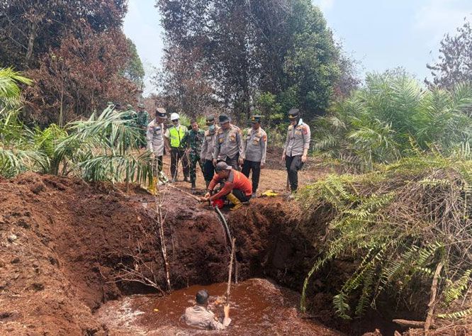 Tim Gabungan Berhasil Padamkan Api Karhutla di Kawasan Taman Nasional Zamrud