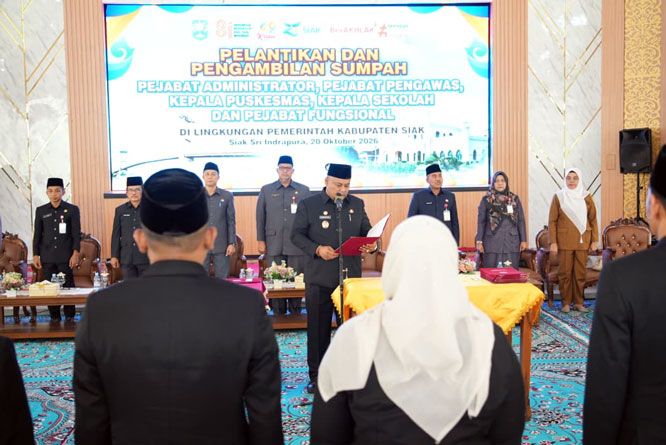 Wabup Syamsurizal Lantik 90 Pejabat di Lingkungan Pemkab Siak