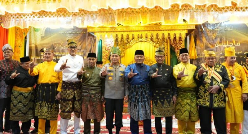 Panglima Besar Hulubalang LAMR Hadiri Pelepasan Komjen Herry Heryawan, Apresiasi Pelestarian Budaya Melayu dan Green Policing