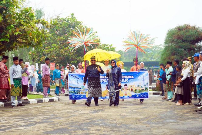 Perdana, 41 Perangkat Daerah Tampilkan Wajah Pelayanan di Pawai HUT ke-27 Siak