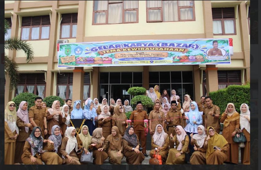 UPT SMP Negeri 1 Gelar Karya Bazar Kokurikuler Tema Kewirausahaan
