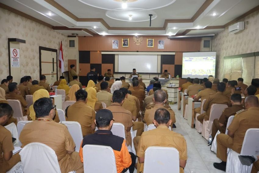 Rapat Evaluasi Realisasi Fisik dan Keuangan, Bupati Inhil Minta OPD Tuntaskan Kegiatan Tepat Waktu