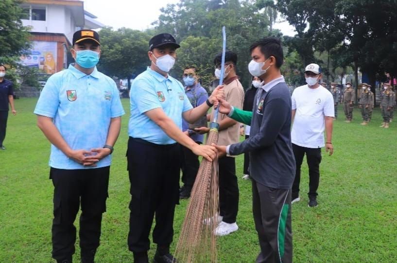 Gerakan Pemuda Lestari, Ribuan Pemuda 15 Kecamatan di Pekanbaru Kompak Gotong Royong