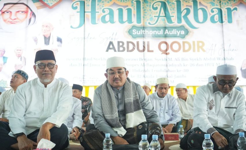 Sekda Inhil Hadiri Haul Akbar Syekh Abdul Qadir Al-Jailani di Ponpes Al-Baqiyatussa&rsquo;adiyah